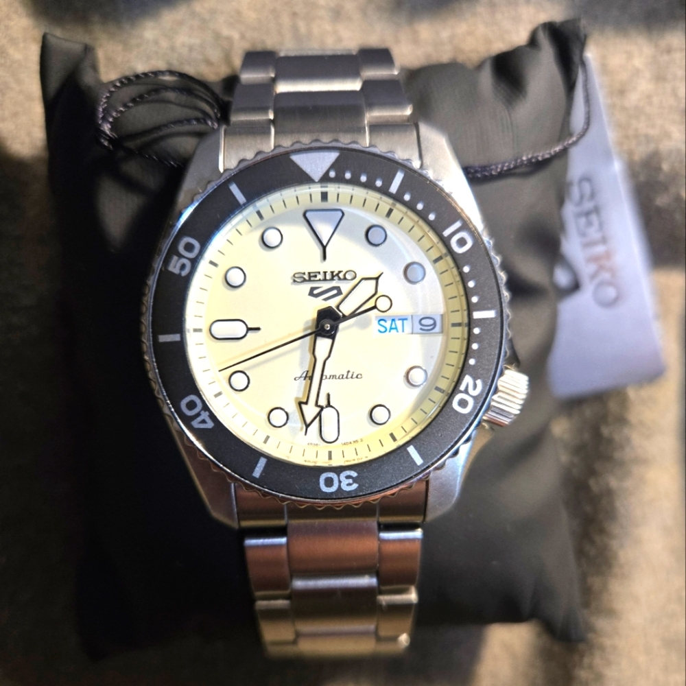 Seiko 5 Sports Automatic Diver Champaign Dial